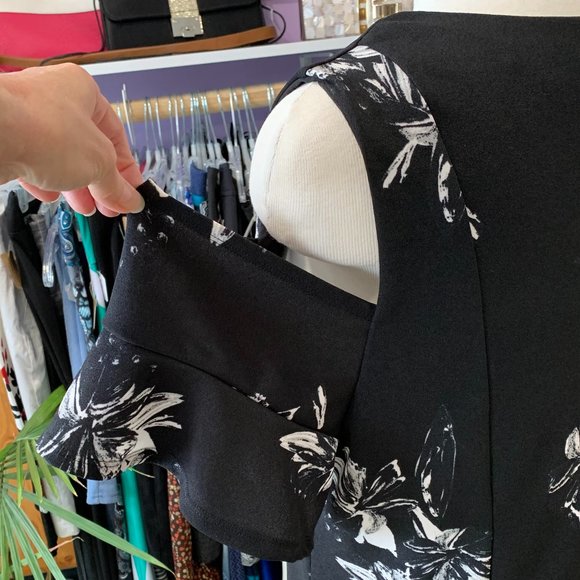 In Every Story Short Sleeved Cold Shoulder Floral Dress - Picture 4 of 7